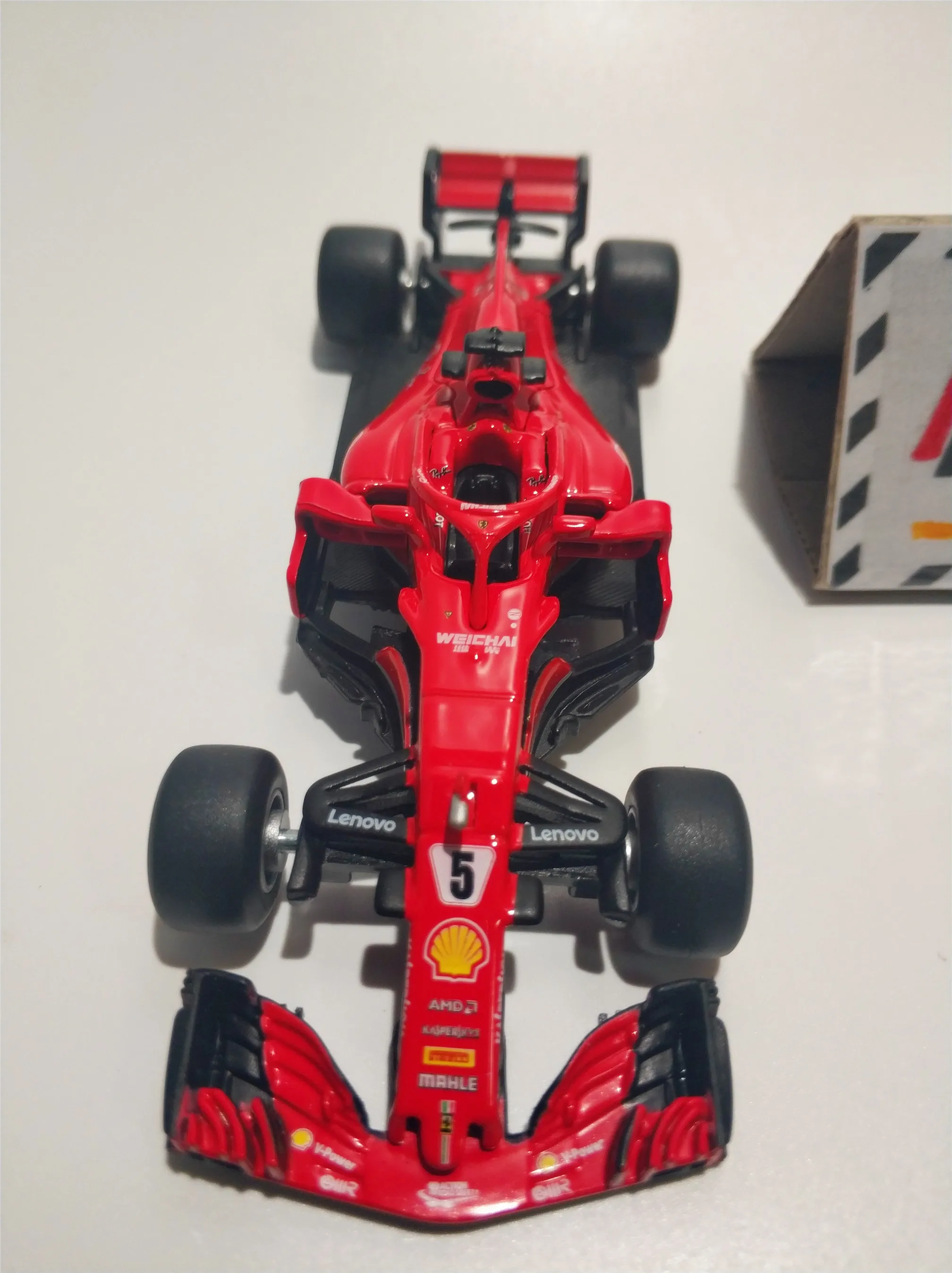 BBurago 1:43 F1 Racing 2018 #5 Bastian Vettel Red Diecast Car Model Toy For Boys Kids Children Birthday Gift
BBurago 1:43 F1 Racing 2018 #5 Bastian Vettel Red Diecast Car Model Toy For Boys Kids Children Birthday Gift