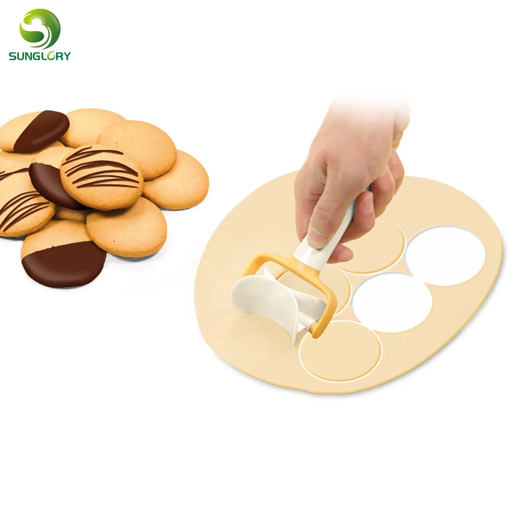 Plastic Icing Spatula Round Cookie Cutter Rolling Biscuit Cutting Pastry Blade Circle Dough Cutter Dumpling Mold Maker Pie Mold
Plastic Icing Spatula Round Cookie Cutter Rolling Biscuit Cutting Pastry Blade Circle Dough Cutter Dumpling Mold Maker Pie Mold