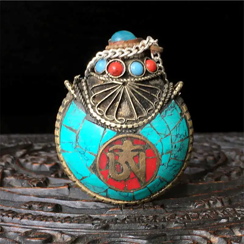 BYH049 Nepal Handicraft Snuff Bottle Tibetan Mantras OM Amulet Pendants Tibet Crafts
BYH049 Nepal Handicraft Snuff Bottle Tibetan Mantras OM Amulet Pendants Tibet Crafts