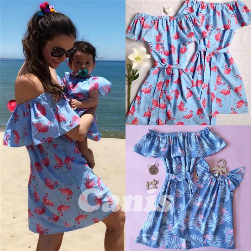 Summer mother daughter dresses Family matching Clothes Women Girl Short Sleeve Flamingo Beach Dress vestidos meisjes kleding New
Summer mother daughter dresses Family matching Clothes Women Girl Short Sleeve Flamingo Beach Dress vestidos meisjes kleding New