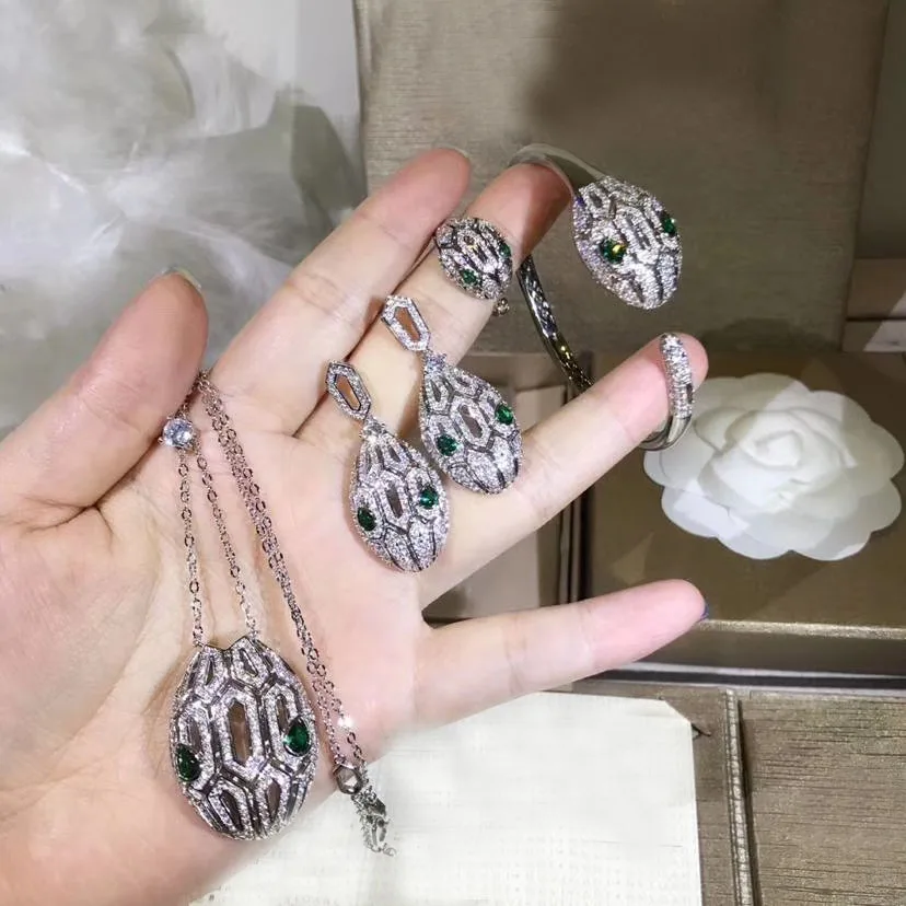 Women 925 sterling silver zircon animal CUFF bracelets bangles rings necklaces earrings full silver-color jewelry Sets
Women 925 sterling silver zircon animal CUFF bracelets bangles rings necklaces earrings full silver-color jewelry Sets