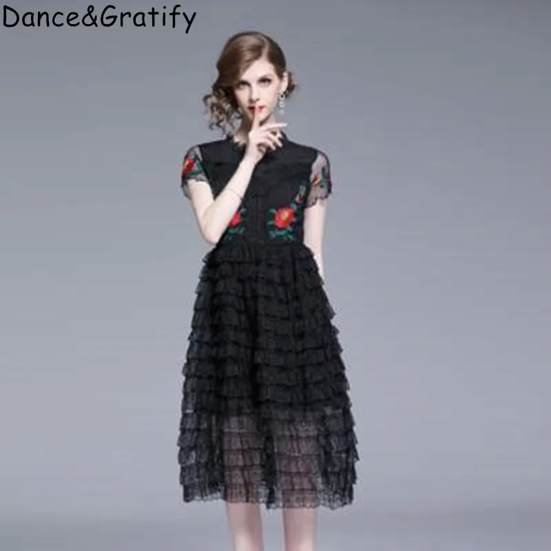Women Vintage Embroidery Flowers Runway Dress New 2019 Summer Short Sleeve Lace Midi Ball Gown Cake Party Dress
Women Vintage Embroidery Flowers Runway Dress New 2019 Summer Short Sleeve Lace Midi Ball Gown Cake Party Dress