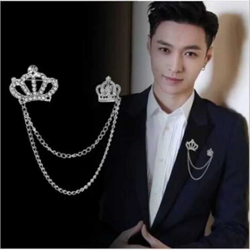WKOUD High-end Retro Men Tassel Brooch Vintage British Style Pin Crystal Double Crown Badge Corsage for Suit Collar Accessories
WKOUD High-end Retro Men Tassel Brooch Vintage British Style Pin Crystal Double Crown Badge Corsage for Suit Collar Accessories