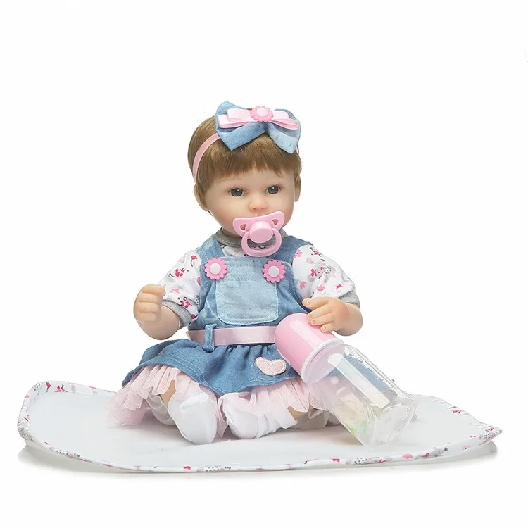 40cm New Arricval Silicone Reborn Babies Dolls Toys Lovely Newborn Girl Baby Doll For Kids Girl Brinquedos Child Birthday Gift
40cm New Arricval Silicone Reborn Babies Dolls Toys Lovely Newborn Girl Baby Doll For Kids Girl Brinquedos Child Birthday Gift
