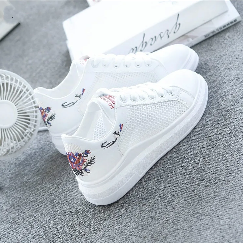 Women Casual Shoes 2019 Summer Spring Fashion Embroidered Breathable Hollow Lace-Up Sneakers Tenis Feminino Zapatos Mujer
Women Casual Shoes 2019 Summer Spring Fashion Embroidered Breathable Hollow Lace-Up Sneakers Tenis Feminino Zapatos Mujer