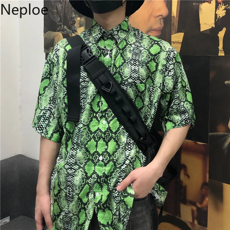 Neploe Snake Printed Harajuku Blouse Women Men Short-sleeved Causal Shirt 2019 Summer Single Breasted Street Blusas Top 53381
Neploe Snake Printed Harajuku Blouse Women Men Short-sleeved Causal Shirt 2019 Summer Single Breasted Street Blusas Top 53381