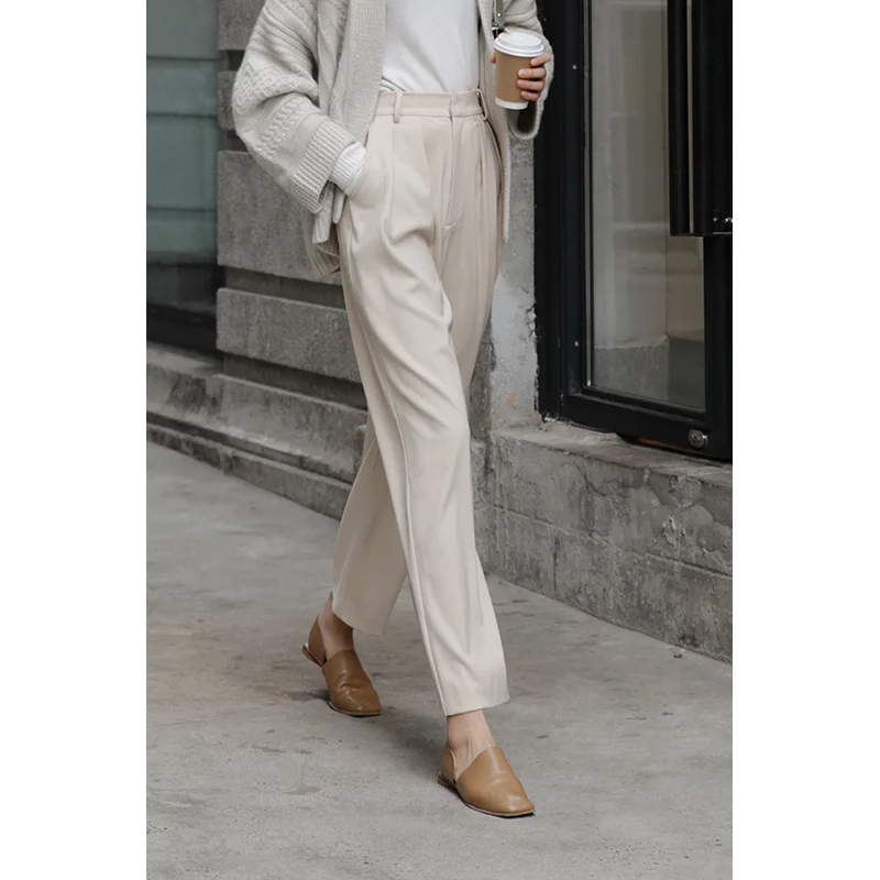 LYNETTE'S CHINOISERIE Spring Autumn Original Design Women Loose High Waist Soft All-match Trousers
LYNETTE'S CHINOISERIE Spring Autumn Original Design Women Loose High Waist Soft All-match Trousers