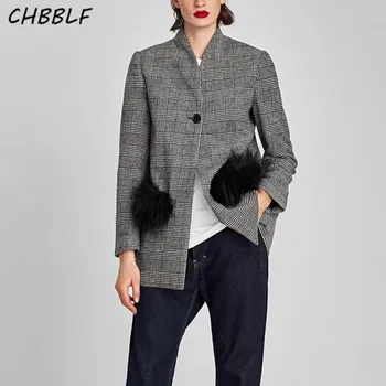 Spring new European fasgion Artificial fur decorate pockets black and white striped suit coat lady's blazer XDN8341
Spring new European fasgion Artificial fur decorate pockets black and white striped suit coat lady's blazer XDN8341