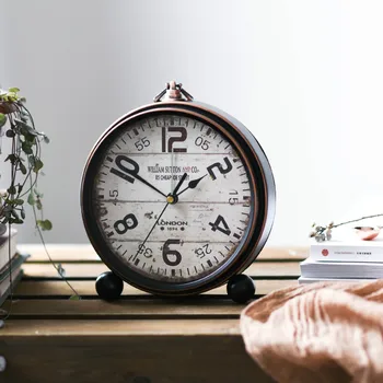New Hot Nordic Retro Simple Mute Bedroom Bedside Alarm Clock Nostalgic Clock Personalized Desktop Decorative Ornaments 
New Hot Nordic Retro Simple Mute Bedroom Bedside Alarm Clock Nostalgic Clock Personalized Desktop Decorative Ornaments