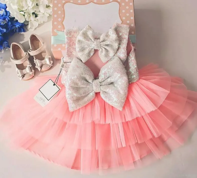 Cute Shiny Sequins Baby Girls Birthday Dresses Hollow Back Communion Party Gowns Fluffy Tulle Custom Any Size
Cute Shiny Sequins Baby Girls Birthday Dresses Hollow Back Communion Party Gowns Fluffy Tulle Custom Any Size