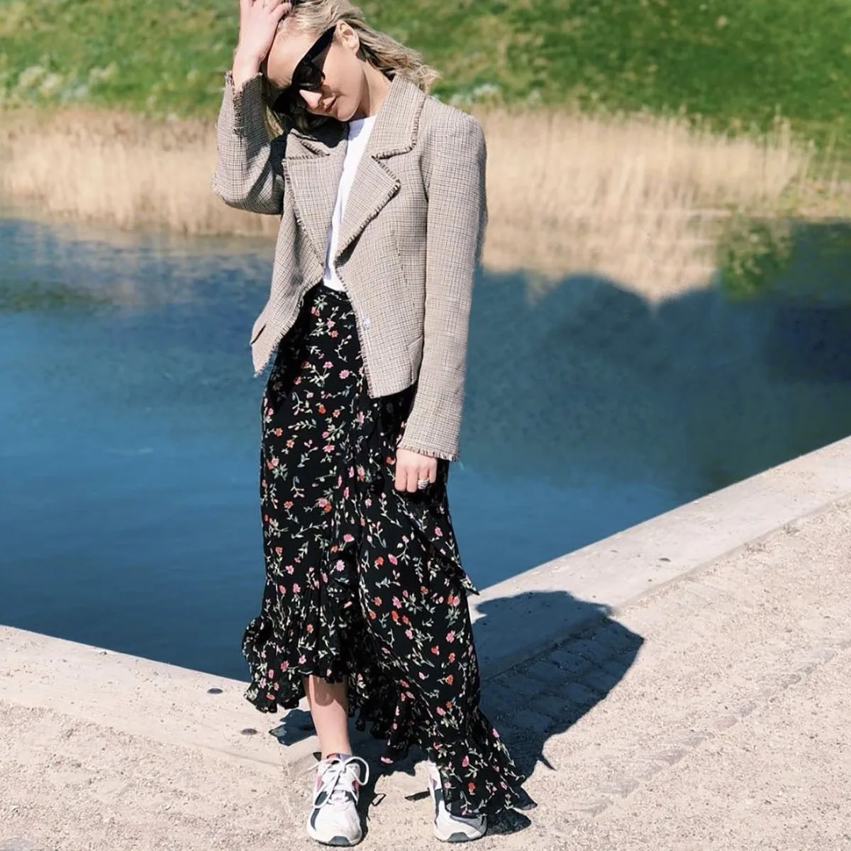 Women floral print ruffles long chiffon skirt 19 Spring and Summer Ruffled Red Flower Green Leaf print irregular Skirt
Women floral print ruffles long chiffon skirt 19 Spring and Summer Ruffled Red Flower Green Leaf print irregular Skirt