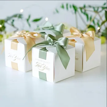 New DIY 50pcs 6.5x6.5x6.5cm 4 colors Secret language forest hot stamping green white wedding candy box European style wedding
New DIY 50pcs 6.5x6.5x6.5cm 4 colors Secret language forest hot stamping green white wedding candy box European style wedding