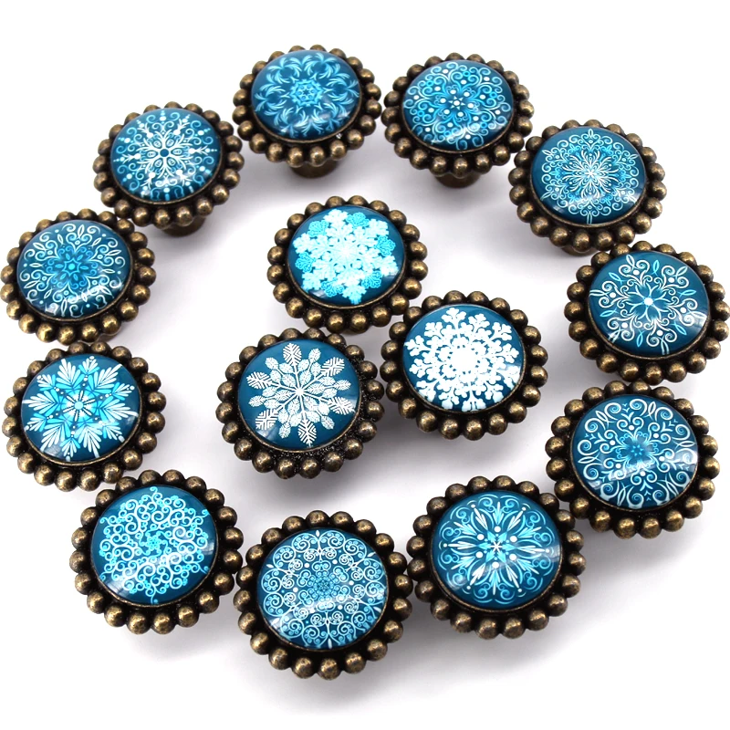1x Zinc Alloy Single Hole Knob European Snowflake Pattern Crystal Home Door Drawer Wardrobe Pull Handles With Screws
1x Zinc Alloy Single Hole Knob European Snowflake Pattern Crystal Home Door Drawer Wardrobe Pull Handles With Screws