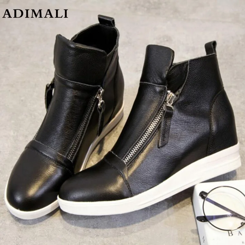 Winter Genuine leather ankle boots for Women fashion Designer jogging shoes women Thick heel leather Mixed color High-Top boots
Winter Genuine leather ankle boots for Women fashion Designer jogging shoes women Thick heel leather Mixed color High-Top boots