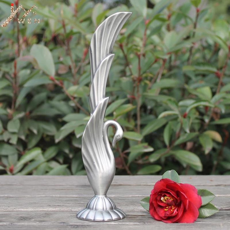 2016 new arrival pewter plated metal swan vase crafts for home decoration vase tabletop Vase
2016 new arrival pewter plated metal swan vase crafts for home decoration vase tabletop Vase