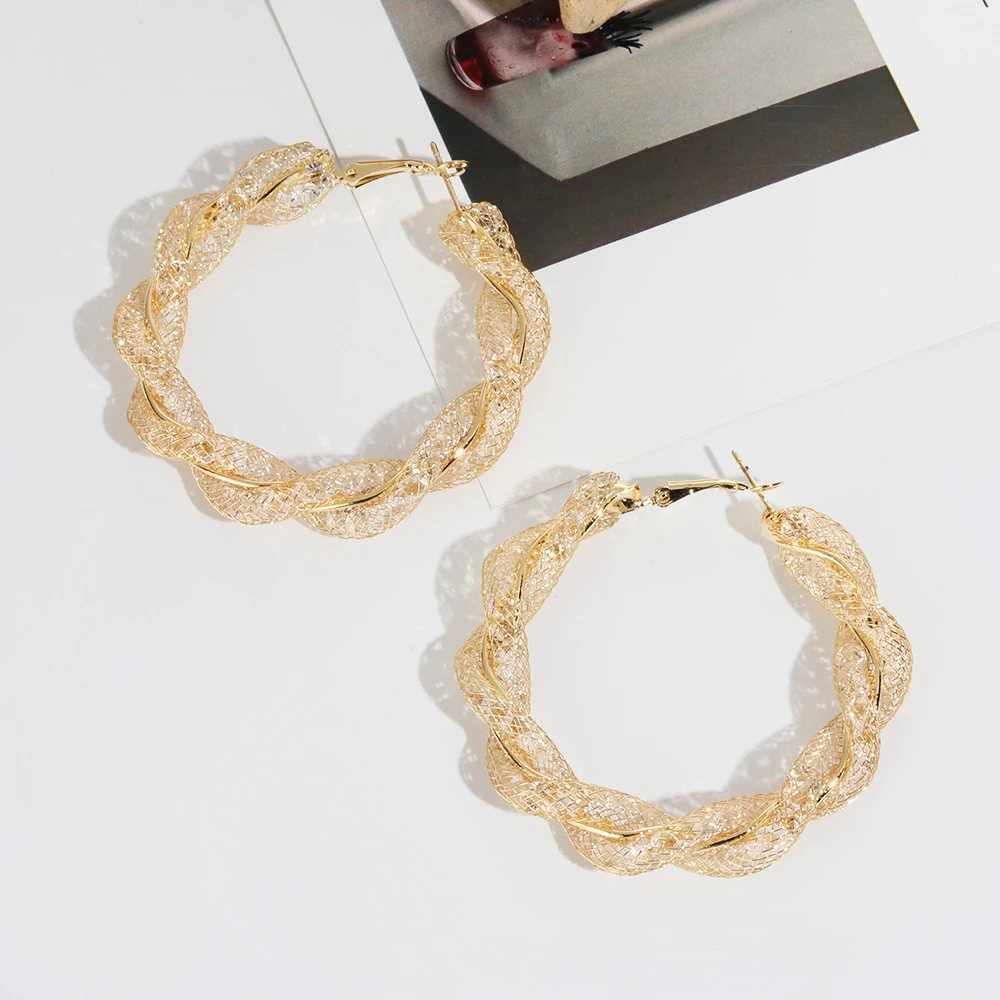 1 Pair New Fashion Big Circle Punk Great Wall Pattern Hoop Earrings Twisted Gold Color For Women Party Wholesale Top Quality
1 Pair New Fashion Big Circle Punk Great Wall Pattern Hoop Earrings Twisted Gold Color For Women Party Wholesale Top Quality