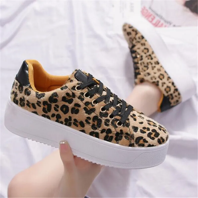 DIWEINI 2019 New Women Flats Leopard Lace up Comfort Shoes Woman Vulcanized Shoes Female Sneakers Fashion Casual Platform Shoes
DIWEINI 2019 New Women Flats Leopard Lace up Comfort Shoes Woman Vulcanized Shoes Female Sneakers Fashion Casual Platform Shoes
