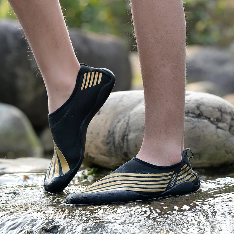 Men Swimming Shoes Hot Sale Stretch Fabric Male Aqua Shoes Tide Summer Water Beach Shoes For Man Five Finger Upstram Loafers
Men Swimming Shoes Hot Sale Stretch Fabric Male Aqua Shoes Tide Summer Water Beach Shoes For Man Five Finger Upstram Loafers