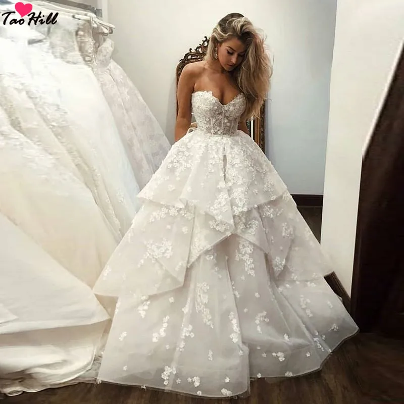 TaoHill Elegant Wedding Dress Lace Applique A-line Strapless Sweetheart Neck Ruffles Wedding Bridal Gown
TaoHill Elegant Wedding Dress Lace Applique A-line Strapless Sweetheart Neck Ruffles Wedding Bridal Gown