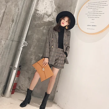 Autumn and winter new women's Korean fashion suit retro plaid small suit jacket casual shorts two-piece
Autumn and winter new women's Korean fashion suit retro plaid small suit jacket casual shorts two-piece