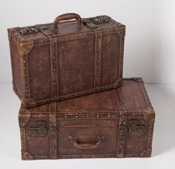 A large suitcase retro vintage wooden suitcase decoration photography props European window display bar
A large suitcase retro vintage wooden suitcase decoration photography props European window display bar