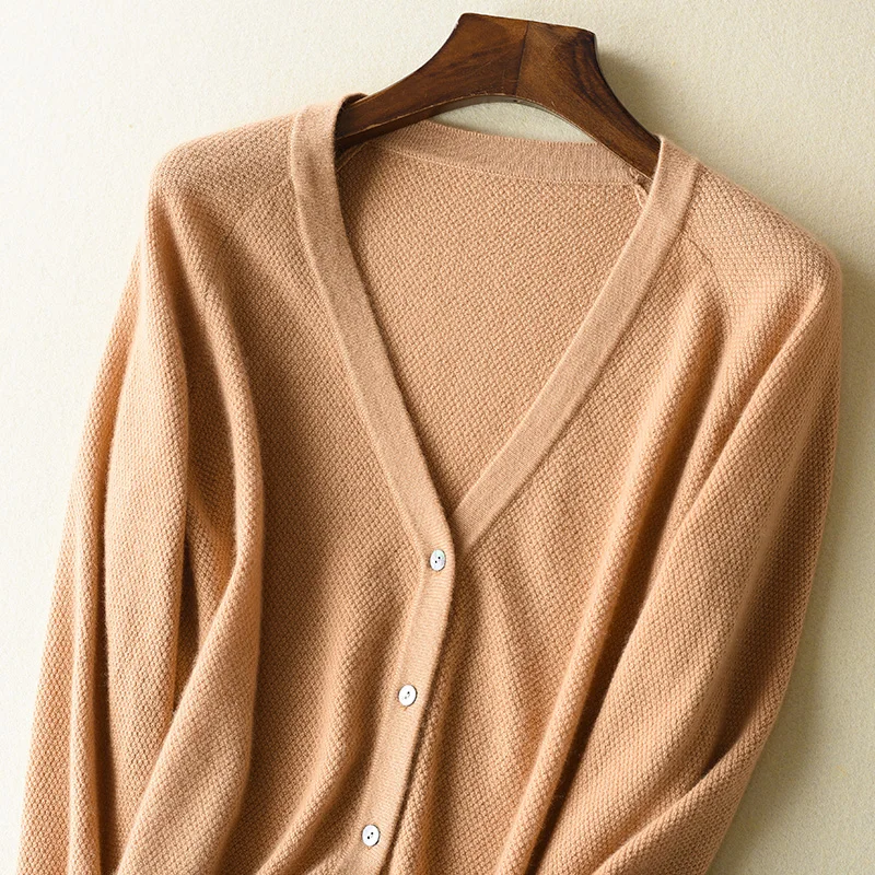 Women Cardigans Vneck 100% Cashmere and Wool Knitting Sweaters Ladies Fashion Jackets Korean Style High Quality Female Clothes
Women Cardigans Vneck 100% Cashmere and Wool Knitting Sweaters Ladies Fashion Jackets Korean Style High Quality Female Clothes