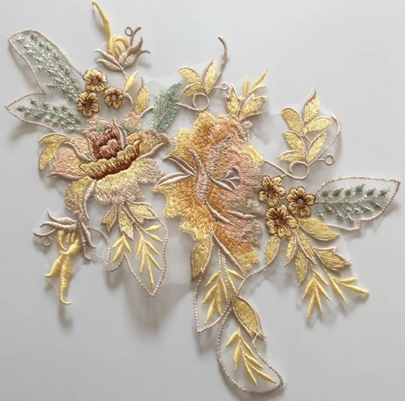 1pcs Yellow lace flower patch perle pour coudre vetement applique sewing clothes bordados para costura
1pcs Yellow lace flower patch perle pour coudre vetement applique sewing clothes bordados para costura