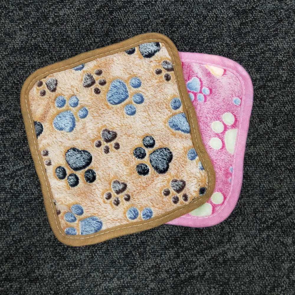 20x20CM Puppy Blanket Pet Cushion Small Dog Cat Bed Soft Warm Sleep Mat Pet Dog Cat Soft Fleece Blanket Bone Print Cushion UNJIK
20x20CM Puppy Blanket Pet Cushion Small Dog Cat Bed Soft Warm Sleep Mat Pet Dog Cat Soft Fleece Blanket Bone Print Cushion UNJIK