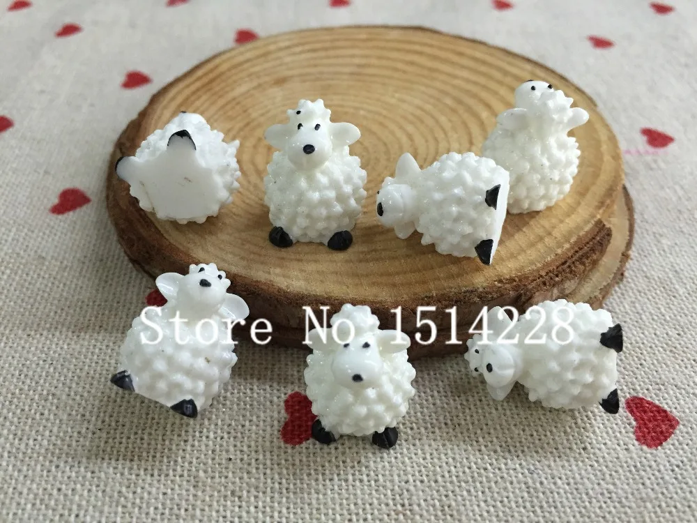 Resin 3D standing sheep. Resin solid micro landscape product for home decoration .resin crafts.
Resin 3D standing sheep. Resin solid micro landscape product for home decoration .resin crafts.