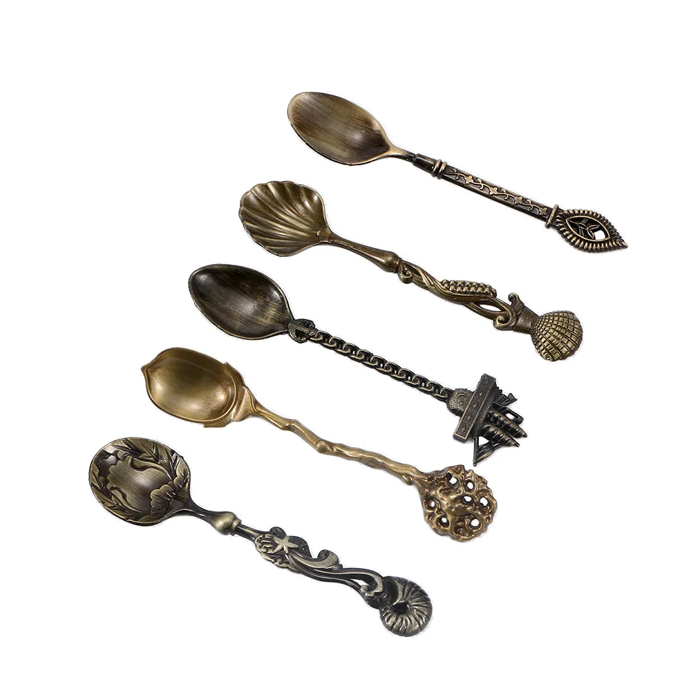 New 5Pcs Retro Sugar Spoons High Quality Popular Gothic Pattern Carved Coffee Tea Snacks Kitchen Cutlery Tableware
New 5Pcs Retro Sugar Spoons High Quality Popular Gothic Pattern Carved Coffee Tea Snacks Kitchen Cutlery Tableware