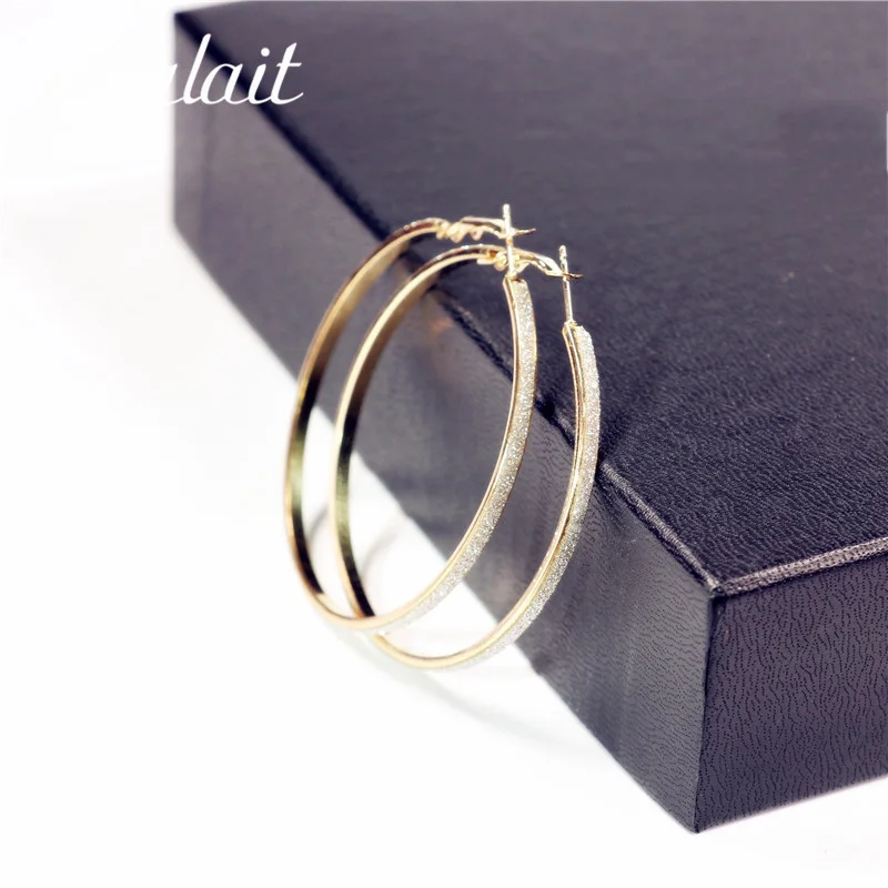Exquisite 40/50/60mm Frosted Style Big Circle Hoop Earrings Unique Hoop Earrings For Women Party Gift
Exquisite 40/50/60mm Frosted Style Big Circle Hoop Earrings Unique Hoop Earrings For Women Party Gift