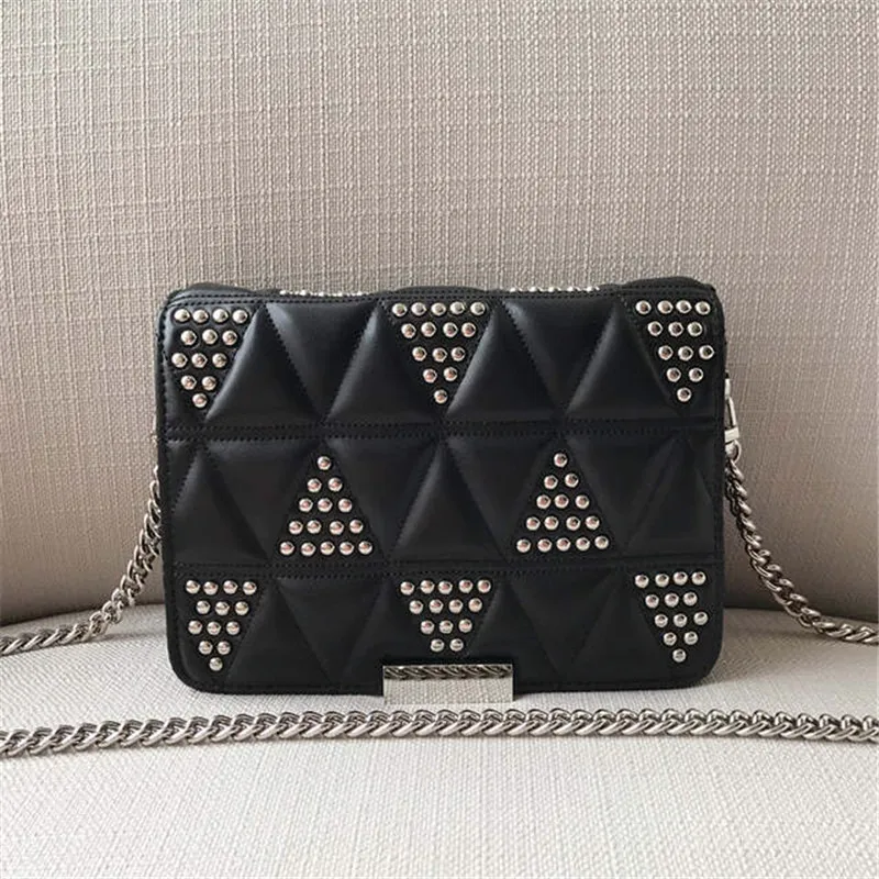 2019 NEW WOMEN'S CLUTCH HAND BAG LEATHER TRIANGLE RIVET FASHIONABLE WILLOW NAIL MEG CHAIN SINGLE SHOULDER LADY BAG PURSE WALLET
2019 NEW WOMEN'S CLUTCH HAND BAG LEATHER TRIANGLE RIVET FASHIONABLE WILLOW NAIL MEG CHAIN SINGLE SHOULDER LADY BAG PURSE WALLET