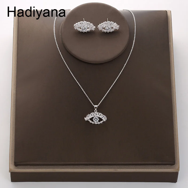 Hadiyana Fashion Devil's Eye Cubic Zirconia Women's Set Personalized Earrings & Necklace Sets Temperament Clavicle Chain TZ5019
Hadiyana Fashion Devil's Eye Cubic Zirconia Women's Set Personalized Earrings & Necklace Sets Temperament Clavicle Chain TZ5019