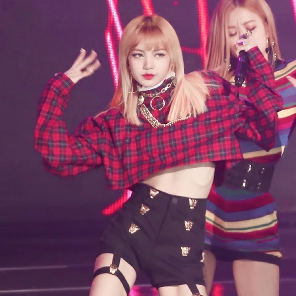 Blackpink LISA the same red and black plaid splice shirt women round neck lace long-sleeve short shirt kpop Korean loose clothes
Blackpink LISA the same red and black plaid splice shirt women round neck lace long-sleeve short shirt kpop Korean loose clothes