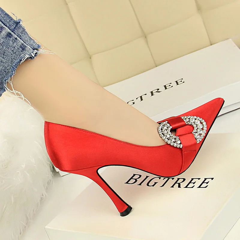 BIGTREE Classic Women Pumps 2020 New Women High Heels Crystal Wedding Shoes Women Office Shoes Spring Women Shoes Chaussures
BIGTREE Classic Women Pumps 2020 New Women High Heels Crystal Wedding Shoes Women Office Shoes Spring Women Shoes Chaussures