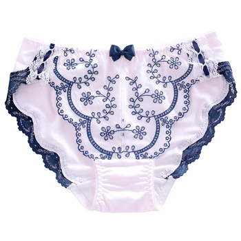 Fresh silk soft lace embroidery milk non trace girl bowknot Japanese briefs thong sous vetement femme sexy mutande donna strings
Fresh silk soft lace embroidery milk non trace girl bowknot Japanese briefs thong sous vetement femme sexy mutande donna strings