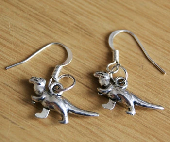 Hot 50 Pair Vintage Silver Kitsch Dinosaur Charm Pendants Drape Earrings DIY Fashion Women Jewelry Accessories Unique Gifts Z014 
Hot 50 Pair Vintage Silver Kitsch Dinosaur Charm Pendants Drape Earrings DIY Fashion Women Jewelry Accessories Unique Gifts Z014