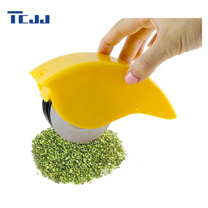 Herb Roller Mincer Manual Hand Scallion Mint Cutter with 6 Stainless Steel Blade Kitchen vegetable chop
Herb Roller Mincer Manual Hand Scallion Mint Cutter with 6 Stainless Steel Blade Kitchen vegetable chop