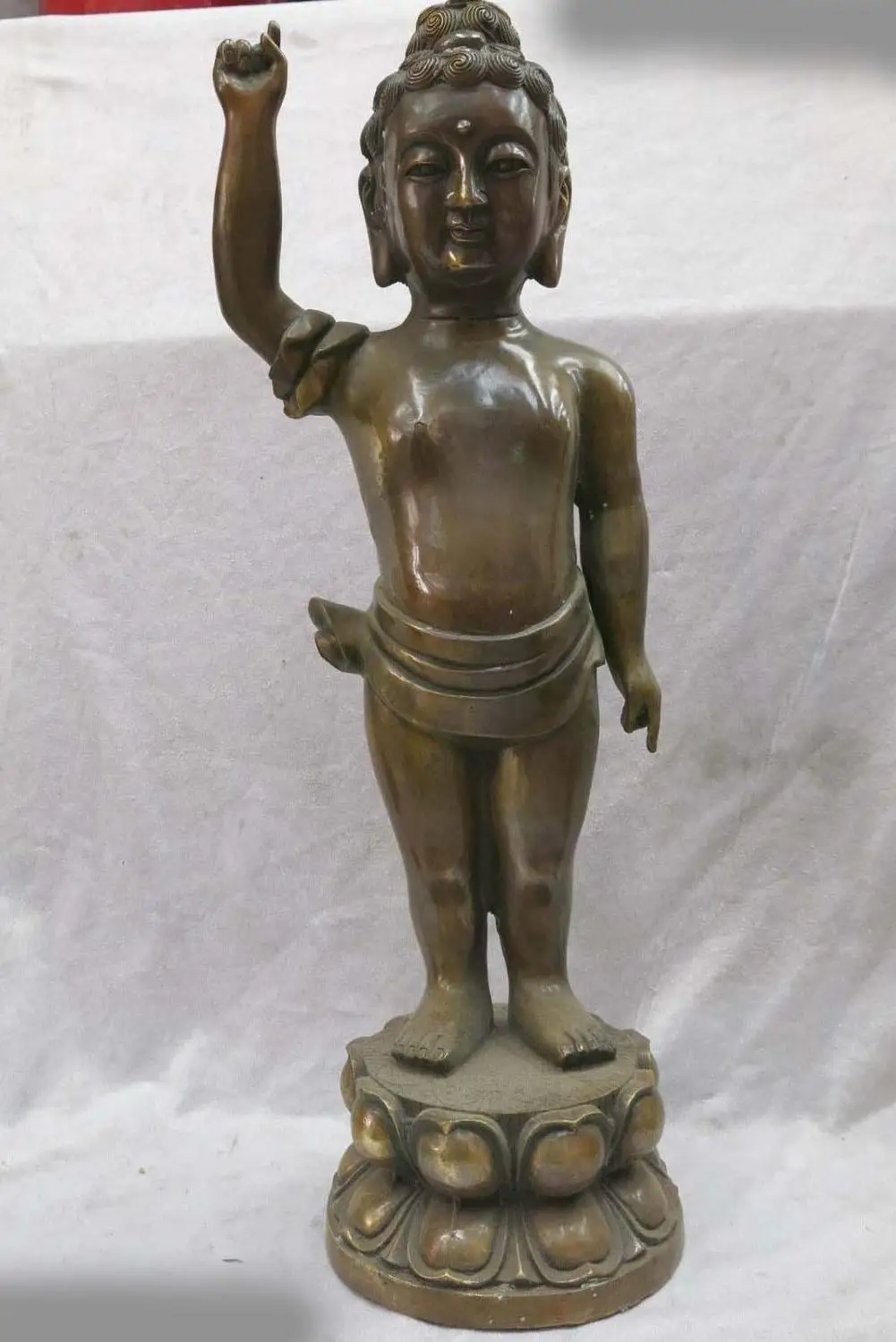 22' China copper brass carved fine early youth Sakyamuni buddha Sculpture Statue
22' China copper brass carved fine early youth Sakyamuni buddha Sculpture Statue