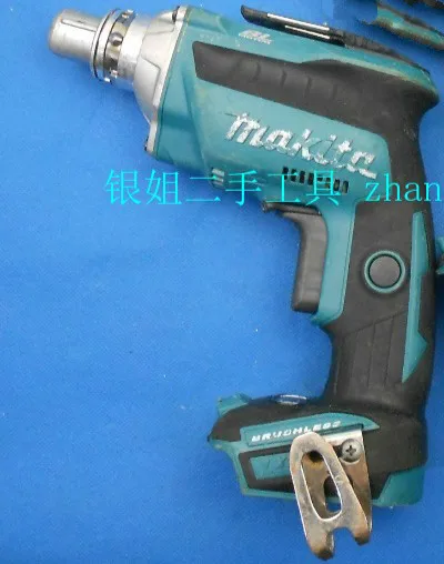Used genuine MAKITA brushless electric screwdriver, electric drill, electric gun and a 3A battery.
Used genuine MAKITA brushless electric screwdriver, electric drill, electric gun and a 3A battery.