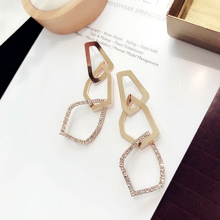 2018 Geometric Circle Fashion Simple Dangle Drop Earrings For Women Shiny Rhinestone Temperament Korean Party Jewelry Brincos
2018 Geometric Circle Fashion Simple Dangle Drop Earrings For Women Shiny Rhinestone Temperament Korean Party Jewelry Brincos