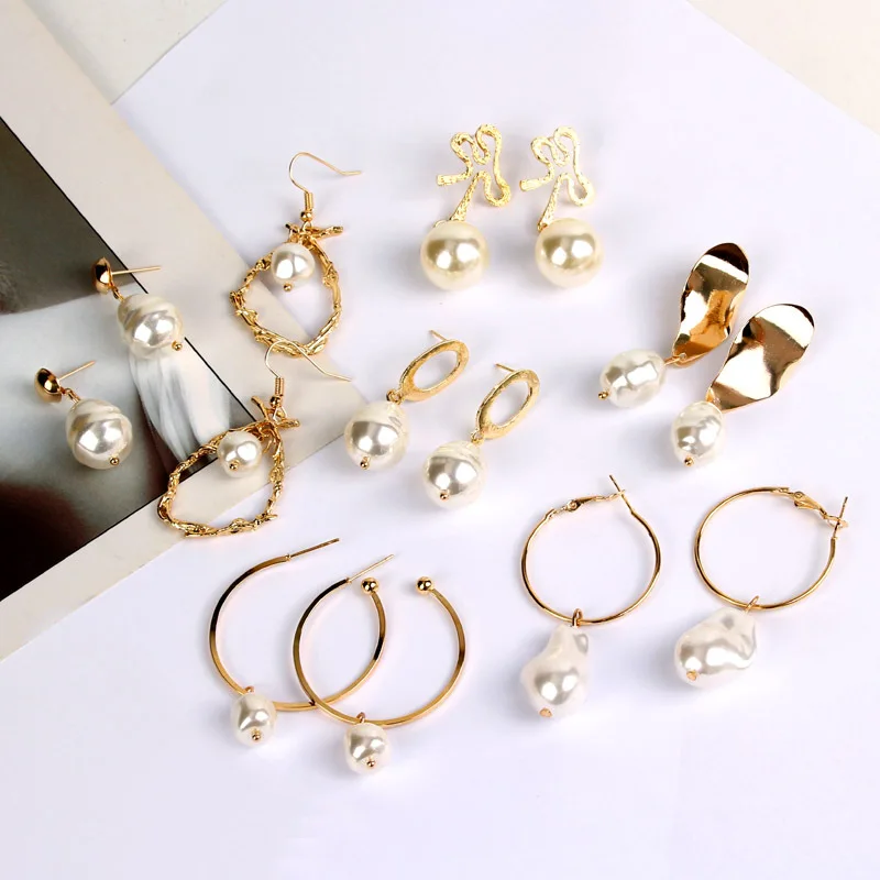 CUTEECO 2019 Fine Jewelry Gold Color Irregular Earrings Fashion Simulated Pearl Earrings for Women Gifts
CUTEECO 2019 Fine Jewelry Gold Color Irregular Earrings Fashion Simulated Pearl Earrings for Women Gifts