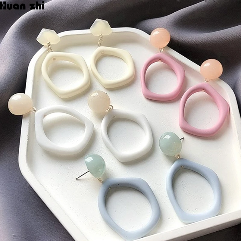 HUANZHI 2019 New Japan Sweet Glass Resin Ball Link Irregular Geometric Polygon Acrylic Matte Big Acetate Earrings for Women Girl
HUANZHI 2019 New Japan Sweet Glass Resin Ball Link Irregular Geometric Polygon Acrylic Matte Big Acetate Earrings for Women Girl