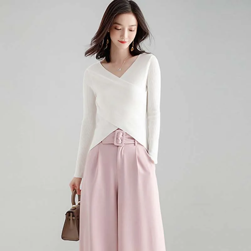 The spring and autumn 2019 knitwear chic han edition womenswear wool cross leggings temperament blouses for women
The spring and autumn 2019 knitwear chic han edition womenswear wool cross leggings temperament blouses for women