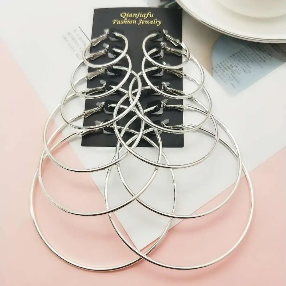 CLASSIC WOMEN 6 PAIRS EARRINGS GOLD SILVER COLOR PLATING GOOD QUALITY HOOP EARRINGS
CLASSIC WOMEN 6 PAIRS EARRINGS GOLD SILVER COLOR PLATING GOOD QUALITY HOOP EARRINGS