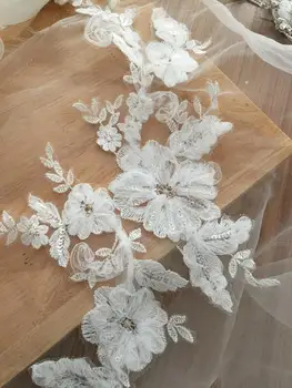 one piece Exquisite 3D Bridal Lace Applique in Ivory , clear sequined Ivory Alecon Applique Lace ,Large Bridal Veil Applique
one piece Exquisite 3D Bridal Lace Applique in Ivory , clear sequined Ivory Alecon Applique Lace ,Large Bridal Veil Applique