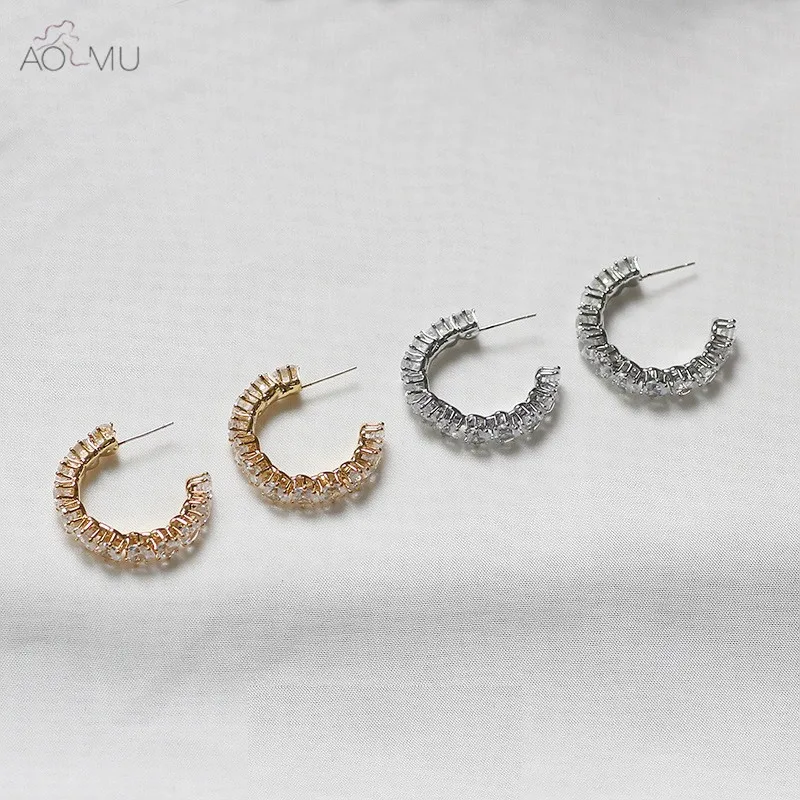 AOMU Metal Gold Silver Hollow Semicircle Love Zircon S925 Sterling Silver Pin Stud Earrings for Women Gifts Party Jewelry
AOMU Metal Gold Silver Hollow Semicircle Love Zircon S925 Sterling Silver Pin Stud Earrings for Women Gifts Party Jewelry