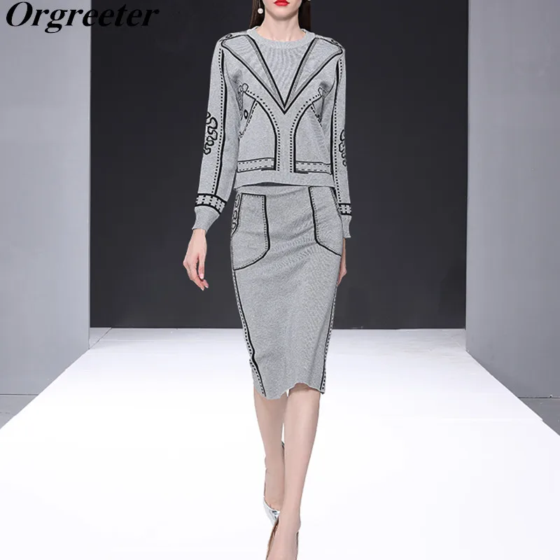Runway Design Sweater and skirt 2 Piece set Fall Winter New Personality graffiti print Knitted Jumpers and Bodycon Skirt suit
Runway Design Sweater and skirt 2 Piece set Fall Winter New Personality graffiti print Knitted Jumpers and Bodycon Skirt suit