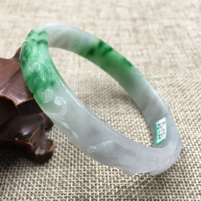 A-174 Beautiful Hand-carved Emerald Green Jadeite Jade Gems Bracelet Bangle 60mm a 5.19
A-174 Beautiful Hand-carved Emerald Green Jadeite Jade Gems Bracelet Bangle 60mm a 5.19