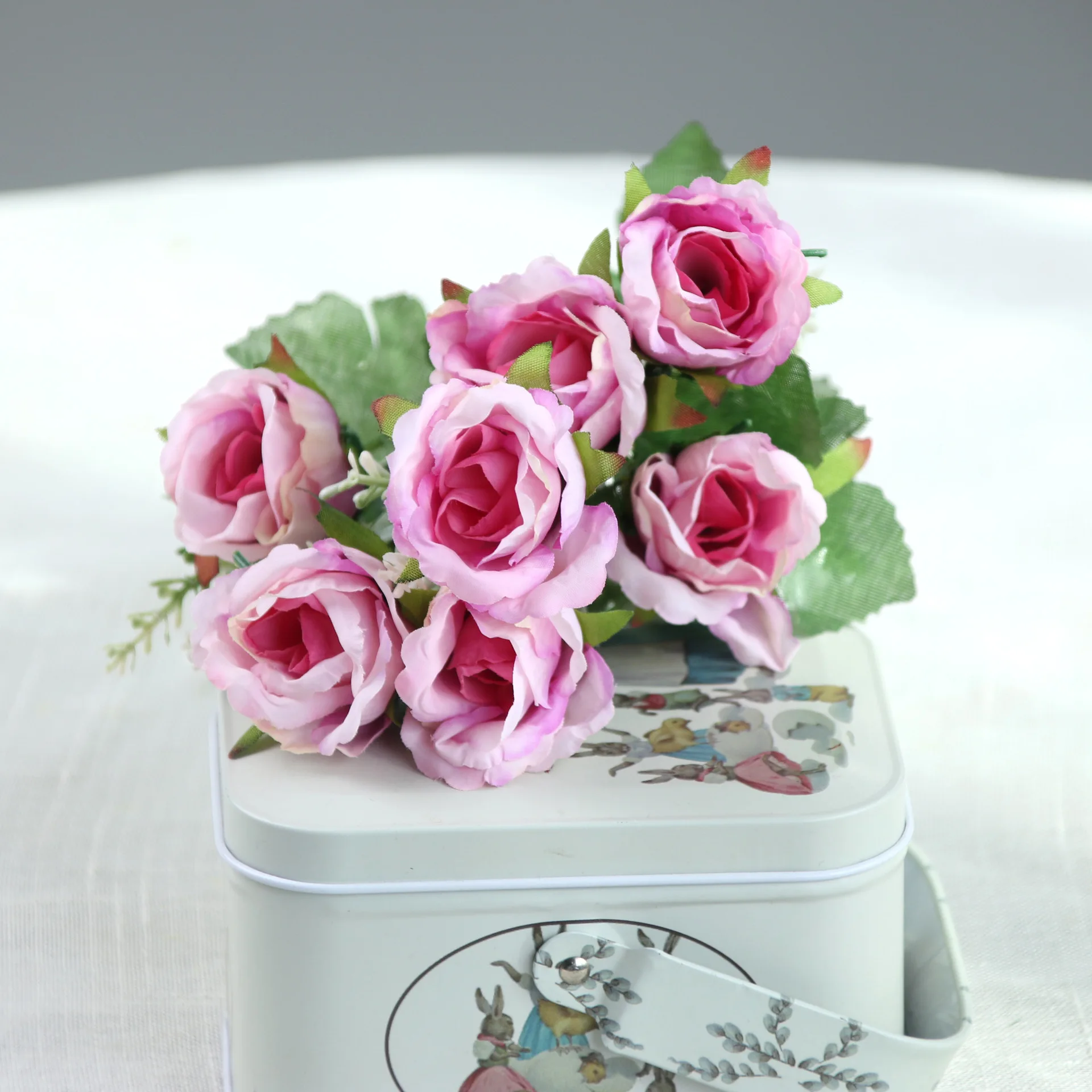 10 Pcs/ lot Artificial flower 5 Fork curling edge Rose Silk Flowers Wedding Decoration Home Decor Bouquet Fake Plants Factory
10 Pcs/ lot Artificial flower 5 Fork curling edge Rose Silk Flowers Wedding Decoration Home Decor Bouquet Fake Plants Factory